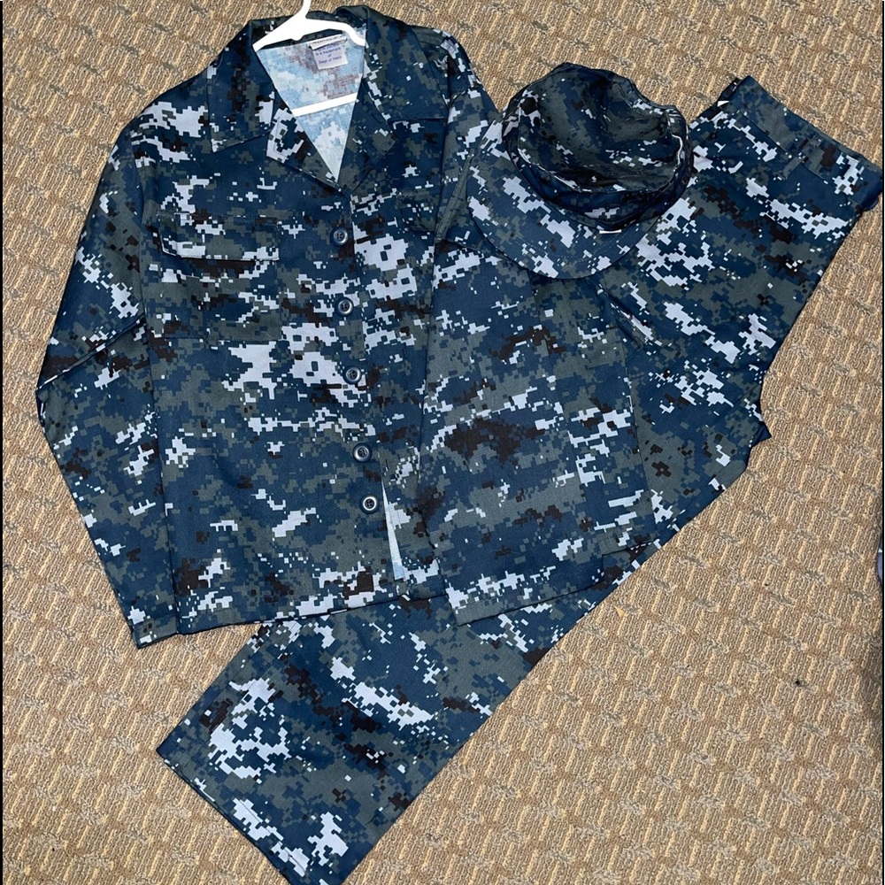 3 pc. New without tags Trooper clothing Navy fatigues top, pants hat size 12